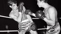 Jean-Paul Belmondo odehrál devět amatérských zápasů v boxu, pět z nich vyhrál. Kvůli zdravotním potížím se s kariérou boxera musel rozloučit.