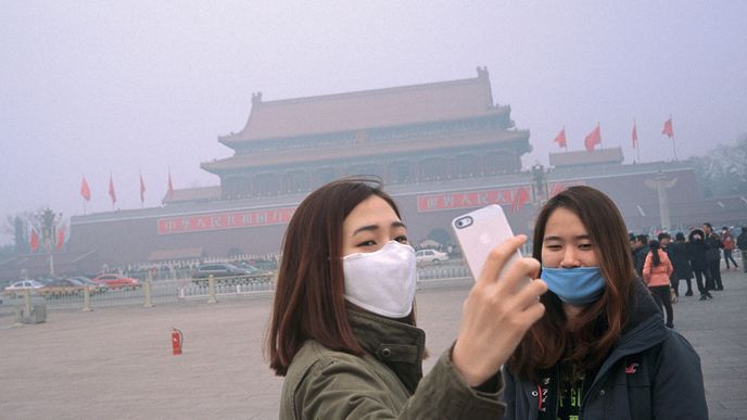 Aby Čína skoncovala s dusivým smogem, omezí produkci uhlí a bude ho dovážet 