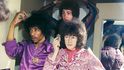 Členové The Jimi Hendrix Experience (Jimi Hendrix, Mitch Mitchell a Noel Redding) před zrcadlem – rok 1968