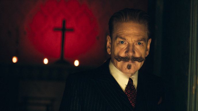 Kenneth Branagh coby detektiv Hercule Poirot