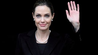 Angelina Jolie: Nejvíc sexy ženu Hollywoodu čeká další životní etapa. Jaká bude?