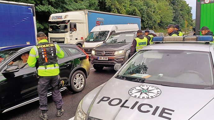 Velká migrační krize: policejní kontroly na českých hranicích  nejsou řešením. Bezpečnostní riziko existuje.