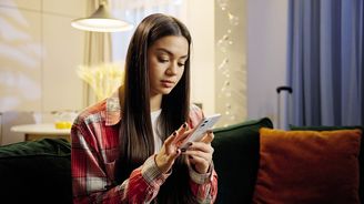 Děti v sexbyznysu: Od nevinných streamů až k sexu za peníze. Jak pomoci nezletilým obětem? Děti v sexbyznysu: Od nevinných streamů až k sexu za peníze. Jak pomoci nezletilým obětem?