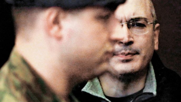 Chodorkovskij (vpravo) je spolu s Berezovským a Gusinským pro mnoho Rusů symbolem nenáviděných oligarchů