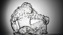 Sedmatřicet centimetrů vysoká, nově objevená socha Opičáka od Věry Liškové (1924–1985) je k vidění i ke koupi. Vyvolávací cena nad plamenem foukané skleněné plastiky začíná na 150 000 Kč… 