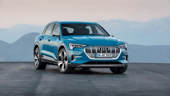 Audi e-tron svým designem nijak nenaznačuje, že jde o elektromobil