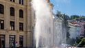 Vřídlo je bezesporu symbolem Karlových Varů. Nejteplejší pramen v České republice má teplotu 73 °C a kapacitu dva tisíce litrů za minutu.
