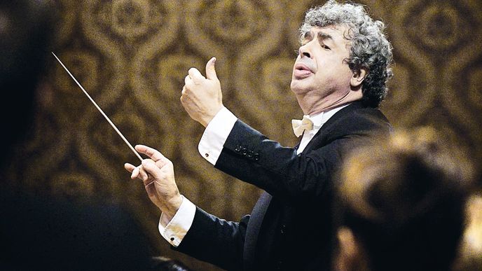 Ruský dirigent Semjon Byčkov, absolutní špička v oboru 