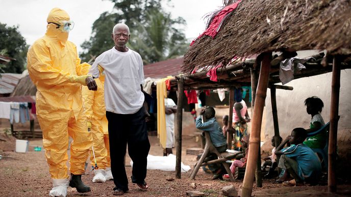 Lékaři bez hranic varovali před rizikem epidemie eboly světové společenství už na jaře. Marně.