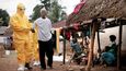 Lékaři bez hranic varovali před rizikem epidemie eboly světové společenství už na jaře. Marně.