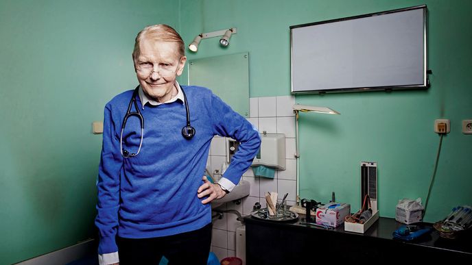 Imunolog a „nejdražší doktor v Praze“ Jaroslav Svoboda o medicínských detektivkách, o kouření, které (někdy) prospívá zdraví, a o tom, že lékaři jsou hadry na smeták pro pojišťovny i pacienty