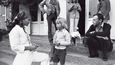 Romy Schneiderová na natáčení filmu Vlak se synem Davidem, který tragicky zemřel ve čtrnácti letech (vpravo její  herecký kolega Jean-Louis Trintignant)