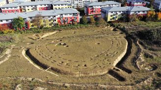 Tajemství českých Stonehenge: Pravěké stavby neznámého určení stále fascinují. Jsou jich možná i stovky Tajemství českých Stonehenge: Pravěké stavby neznámého určení stále fascinují. Jsou jich možná i stovky