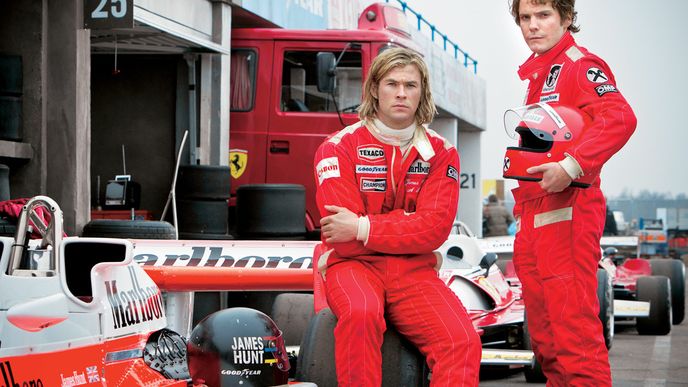 James Hunt a Niki Lauda podle herce Daniela Brühla (vpravo) soupeřili jen na okruhu.  V reálu se  měli rádi.