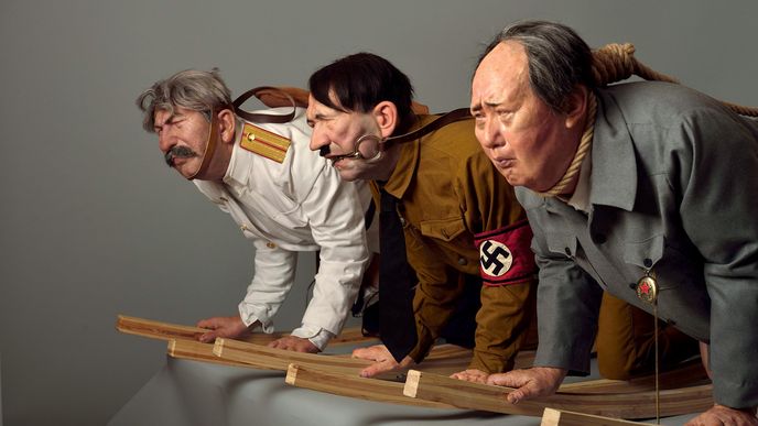 Stalin, Hitler a Mao jako houpací koně