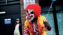 Halloween, Dušičky, vrazi v maskách klaunů vystupující z podzimního šera… Živoucí americké městské mýty se vynořily i v Česku 