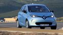 Vozy s alternativním pohonem tvoří více než pět procent celkových registrací. Elektromobily (na snímku Renault Zoe) něco přes jedno procento. 