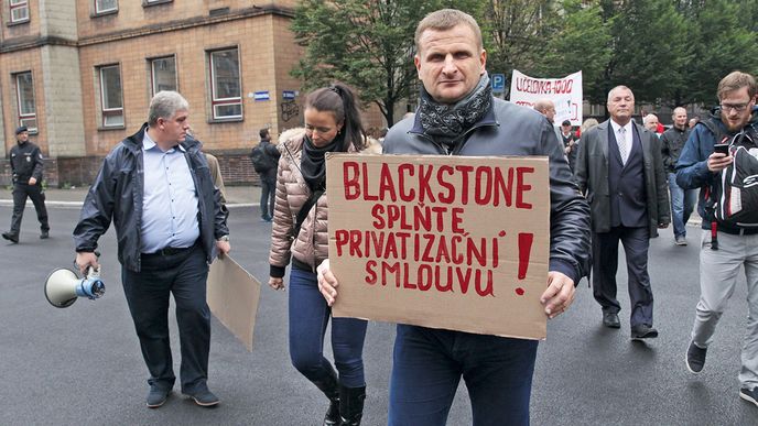 Pavol Krúpa protestuje proti údajnému skutečnému vlastníkovi hornických bytů OKD