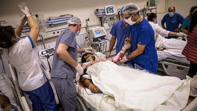 Lékaři a zdravotníci z nemocnice ve Stěpanakertu nemají čas truchlit
