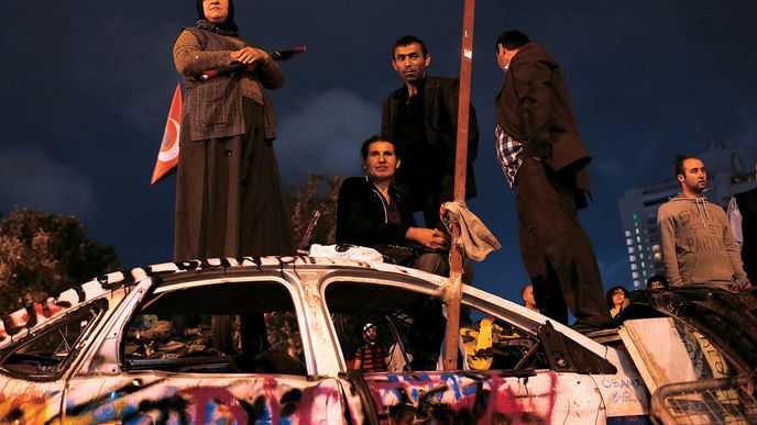 protivládní  protesty v Turecku,  červen 2013 Oceněná série fotografií  v kategorii Aktualita