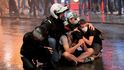 protivládní  protesty v Turecku,  červen 2013 Oceněná série fotografií  v kategorii Aktualita