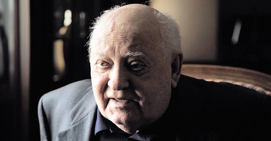 Michailu Gorbačovovi je devadesát