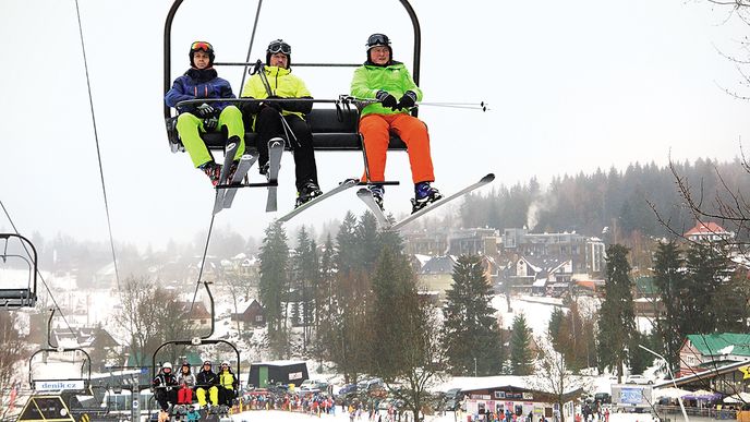 Sjezdoví lyžaři loňskou sezónu oželeli a s optimismem  hledí k té letošní
