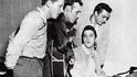 Jerry Lee Lewis, Carl Perkins, Elvis Presley a Johnny Cash při improvizovaném nahrávání ve studiích Sun 4. prosince 1956.  Nahrávka vyšla pod názvem The Million Dollar Quartet.