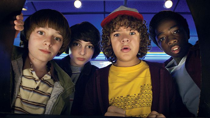 Čtyři hlavní hrdinové seriálu Stranger Things 2