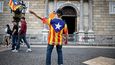 Teprve navečer po práci se náměstí před sídlem rozpuštěné katalánské vlády zaplní