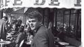 Čtyřicetiletý Milan Kundera před Café de Flore v roce 1969