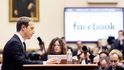 Mark Zuckerberg vypovídá před komisí amerického Kongresu