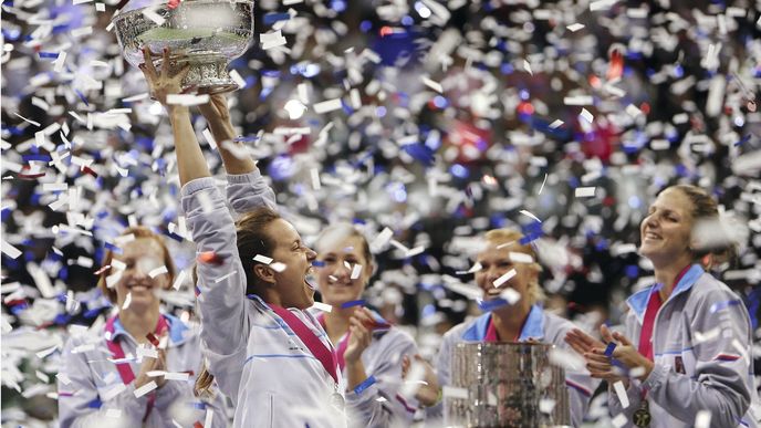 Tenistky vyhrály potřetí za sebou  Fed Cup a zapsaly se do historie  