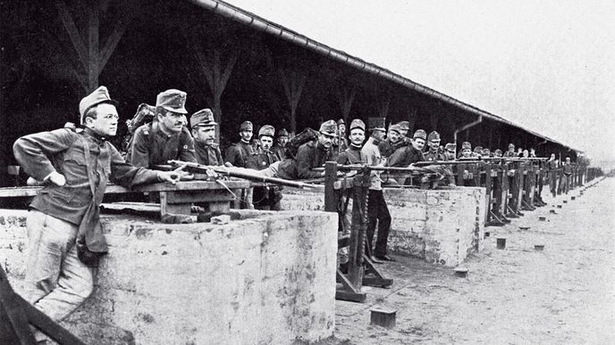 Podle Winklera se Češi počtem 175 196 mrtvých vojáků ve Velké válce (do 31. 12. 1917) zařadili v rámci monarchie na třetí místo po Maďarech a Němcích