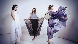 Ikonická recyklace: Studentky oděvního designu oblékly jen pro Reflex své úchvatné modely 