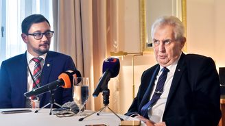 Zeman a politická Kámasútra: Nové předvolební knihy o prezidentovi jsou pozoruhodné čtení, ale i velké selhání