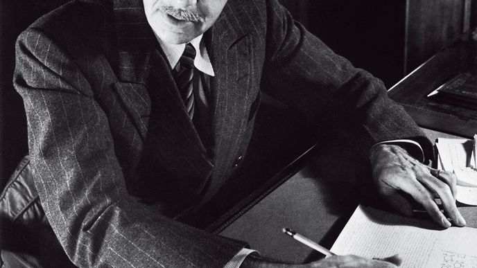 Eugene O’Neill  je zatím jediným americkým dramatikem, který byl poctěn Nobelovou cenou za literaturu. Kromě něj ji obdrželo ještě deset literátů z USA.