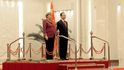 Angela Merkelová na návštěvě v Číně v roce 2012  u tehdejšího premiéra Wen Ťia-paa. Hlavní téma? Krize eurozóny.
