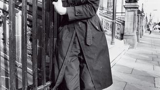 Tom Waits: Písničkář a herec, který se propil k jedinečnosti, se dožívá sedmdesátin