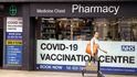 Vláda Spojeného království nakoupila dalších 114 miliónů dávek vakcín Pfizer a Moderna poté, co oznámila, že všem dospělým bude nabídnuta třetí dávka