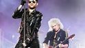 Brian May se zpěvákem Adamem Lambertem při lednovém koncertu Queen. V Česku se s ním shledáme počátkem března v kongresových centrech Prahy i Zlína, v ostravském Gongu a v brněnském Bobycentru.