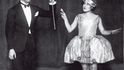 Mladý Maurice se svou první ženou  Yvonne Valléeovou, herečkou a tanečnicí