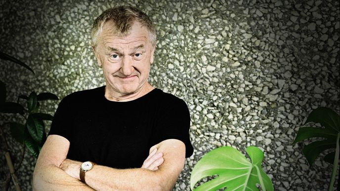 Za své zásluhy o britskou kinematografii byl Mike Downey v roce 2021 oceněn titulem OBE (Officer of the Order of the British Empire) Za své zásluhy o britskou kinematografii byl Mike Downey v roce 2021 oceněn titulem OBE (Officer of the Order of the British Empire)