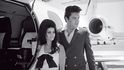 Během manželství: Elvis vlastnil několik letadel a na potkání rozdával růžové cadillaky
