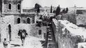 Jeruzalém a kupole Skalního dómu, v jehož blízkosti zřídili svůj hlavní stan templáři