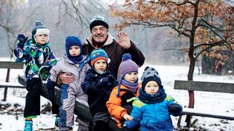 Přátelé, které dělí i tři generace. Jak pomáhají mezigenerační programy seniorům i dětem?