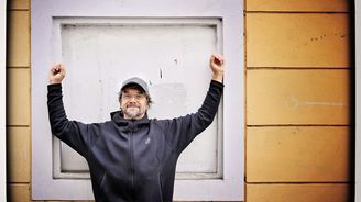 Zpěvák a nyní i spisovatel Dan Bárta: Dovolil jsem si tu drzost tvářit se jako literát Zpěvák a nyní i spisovatel Dan Bárta: Dovolil jsem si tu drzost tvářit se jako literát