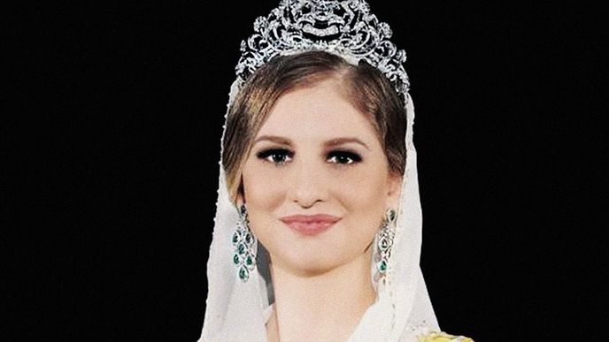 Předchozí život Nur Diany Petry Abdullah, alias Jany Jakoubkové, která se narodila v Praze 25. února 1988, zůstává zahalen tajemstvím. Předchozí život Nur Diany Petry Abdullah, alias Jany Jakoubkové, která se narodila v Praze 25. února 1988, zůstává zahalen tajemstvím.