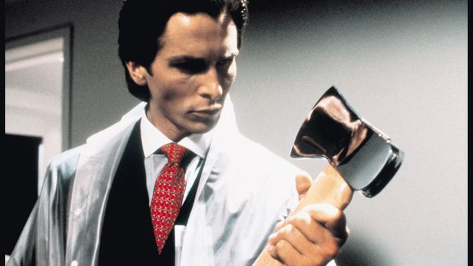 Psychopati:  kinematografie  je miluje. Zde například  Patrick Bateman v podání Christiana Balea v Americkém Psychu (2000).