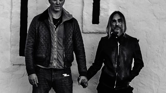 Igáč is back! Iggy Pop natočil společné album s Joshem Hommem z Queens of the Stone Age. „Dohoda zněla, že se každý pustíme do krajin, ve kterých jsme ještě nebyli,“ řekl k tomu Josh. „A to jsme dodrželi.“ Album vyjde v březnu.